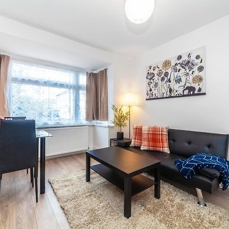 Autonomous 2 Bdr Apartment With Garden And Parking Enfield Εξωτερικό φωτογραφία