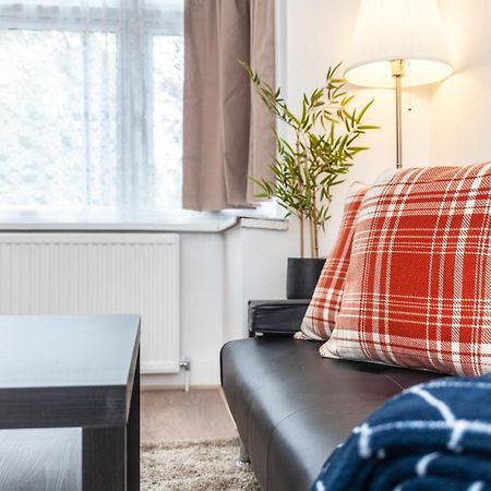 Autonomous 2 Bdr Apartment With Garden And Parking Enfield Εξωτερικό φωτογραφία