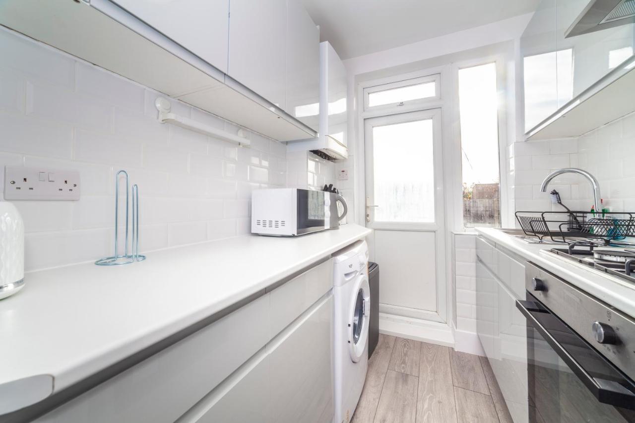 Autonomous 2 Bdr Apartment With Garden And Parking Enfield Εξωτερικό φωτογραφία